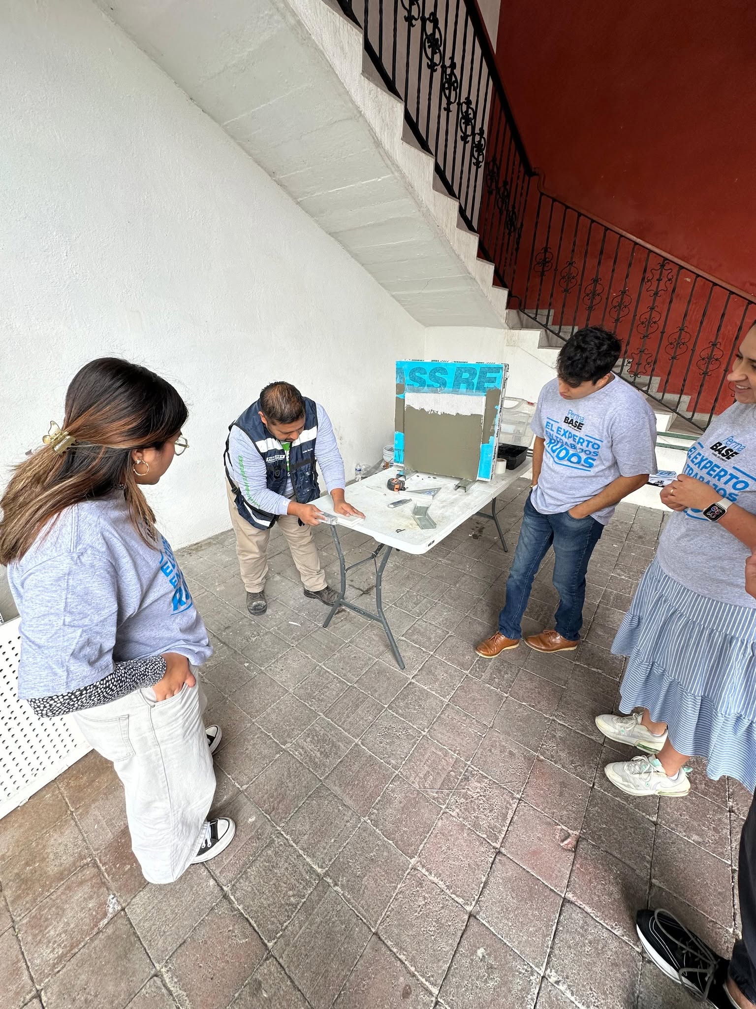 Capacitación Panel Rey × ZVA Interiores: una conversación técnica entre el sistema ligero y el interiorismo corporativo