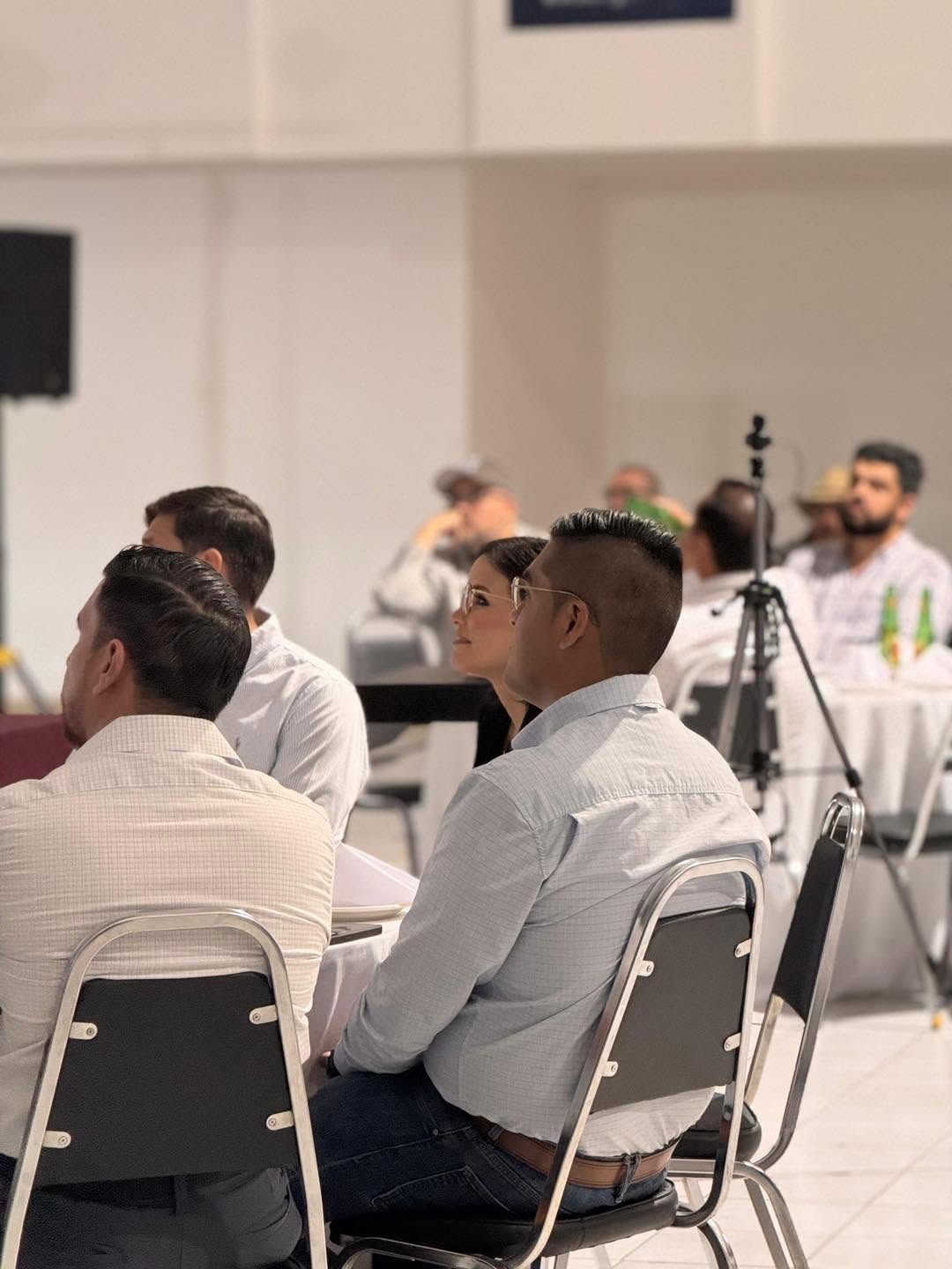 Jornada técnica del Colegio de Ingenieros Civiles de Nuevo León, A.C. con Panel Rey