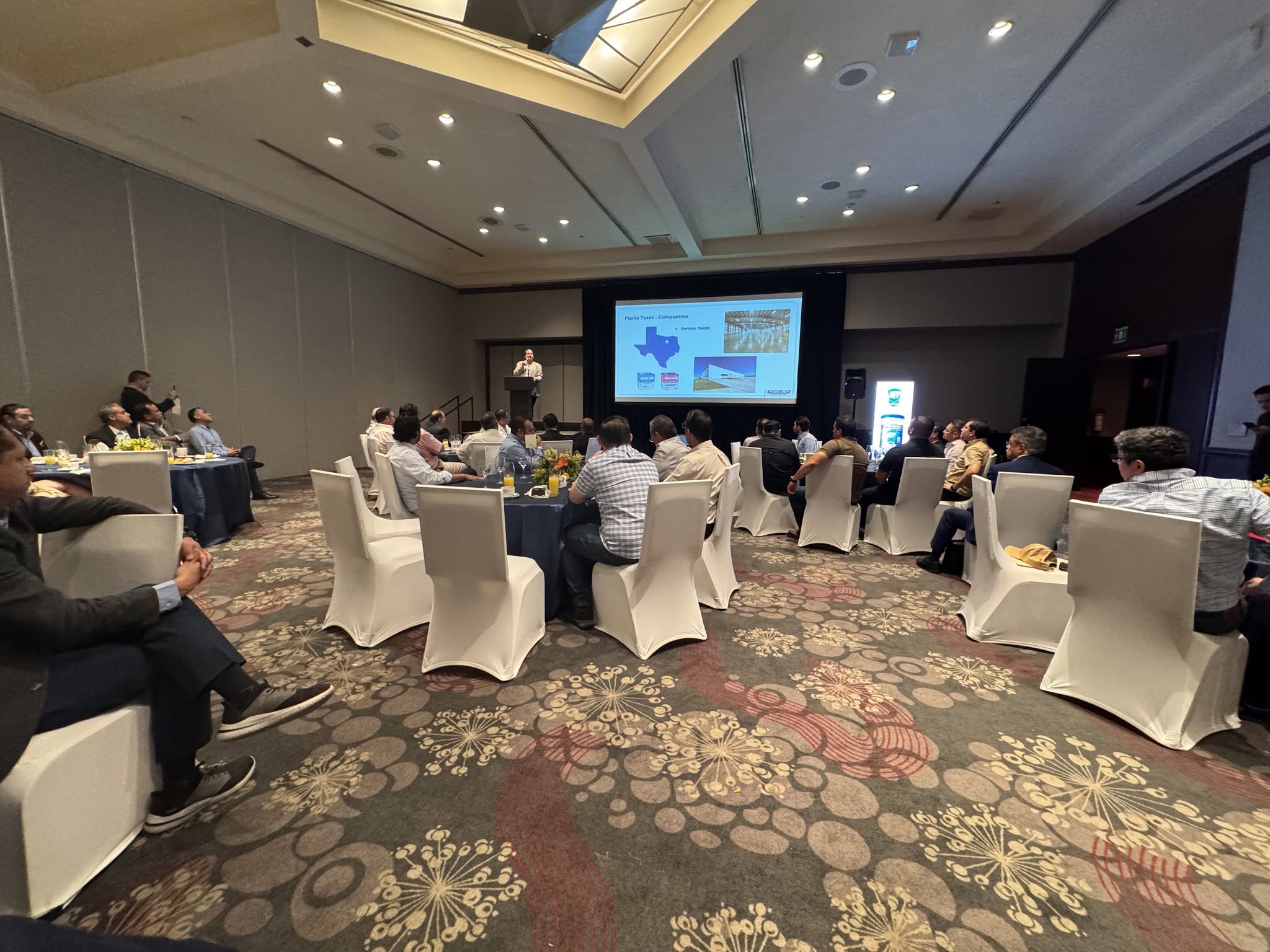 Gran Desayuno con Distribuidores Panel Rey de México y Latinoamérica