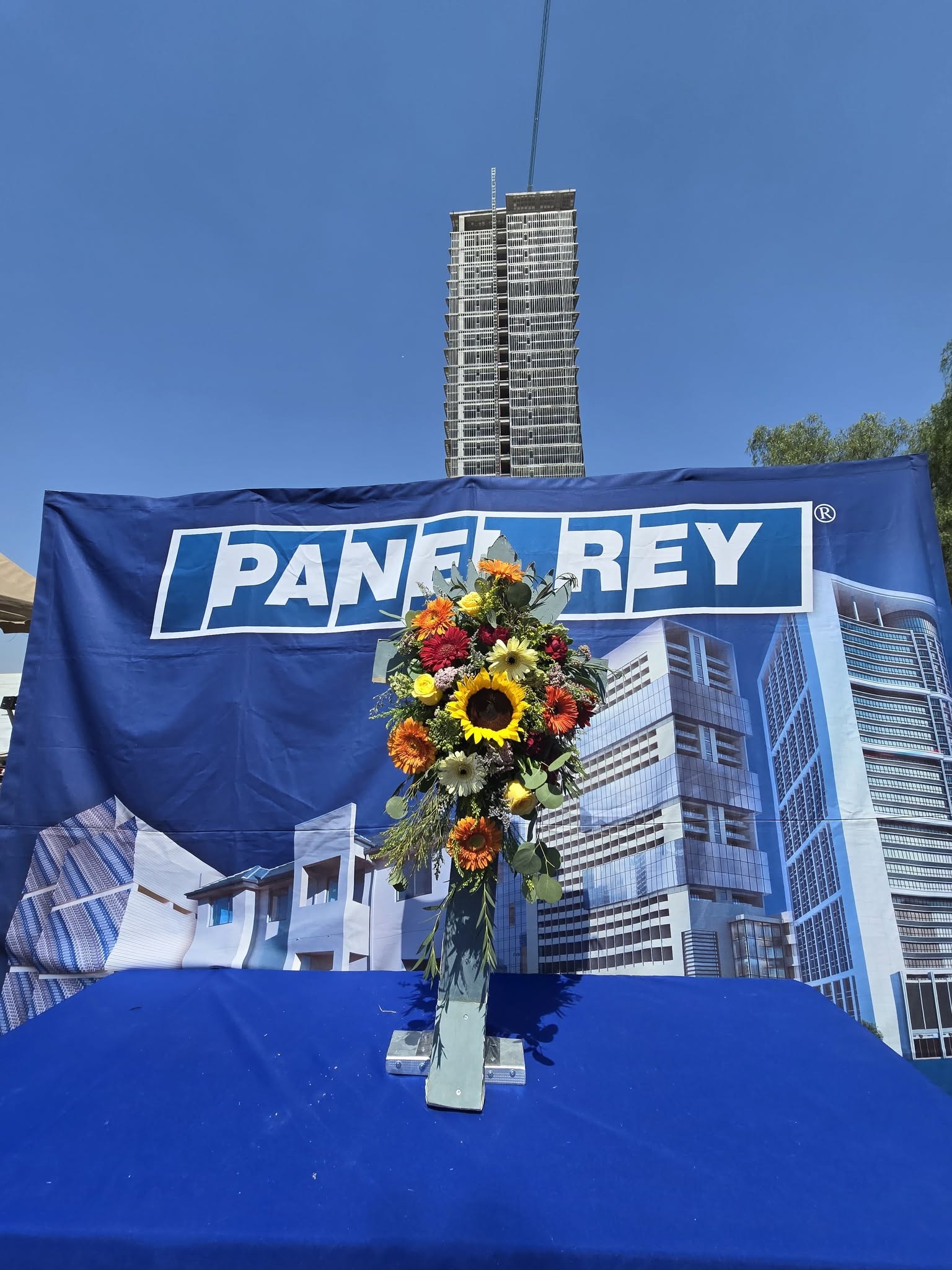 Dia de la Santa Cruz Panel Rey