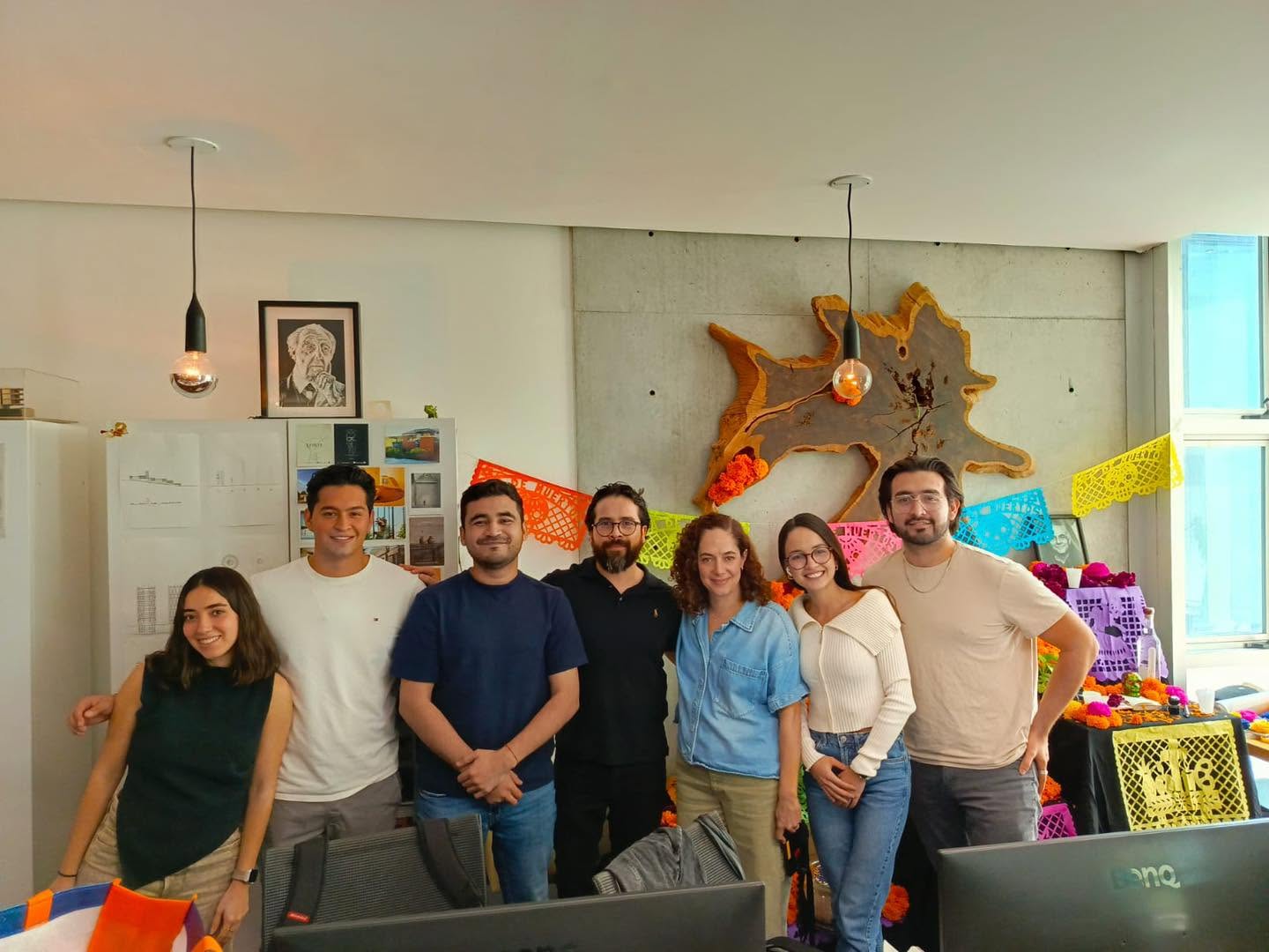 Visitas a despachos y socios comerciales en Dia de Muertos con pan de muerto