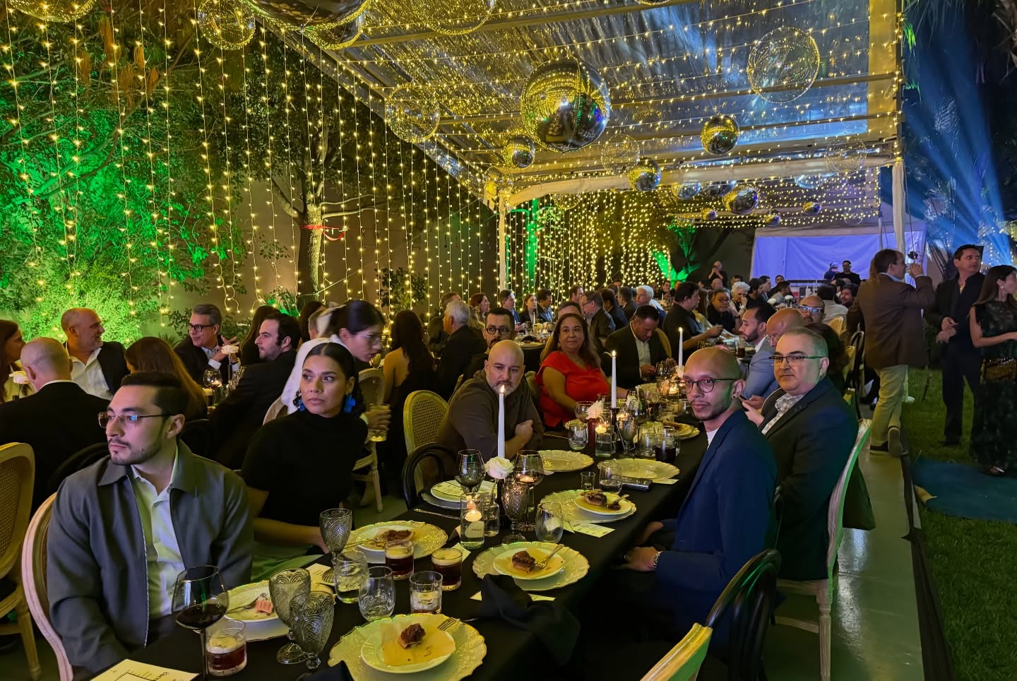 Décimo Aniversario — Cena entre Arquitectos Panel Rey 2025