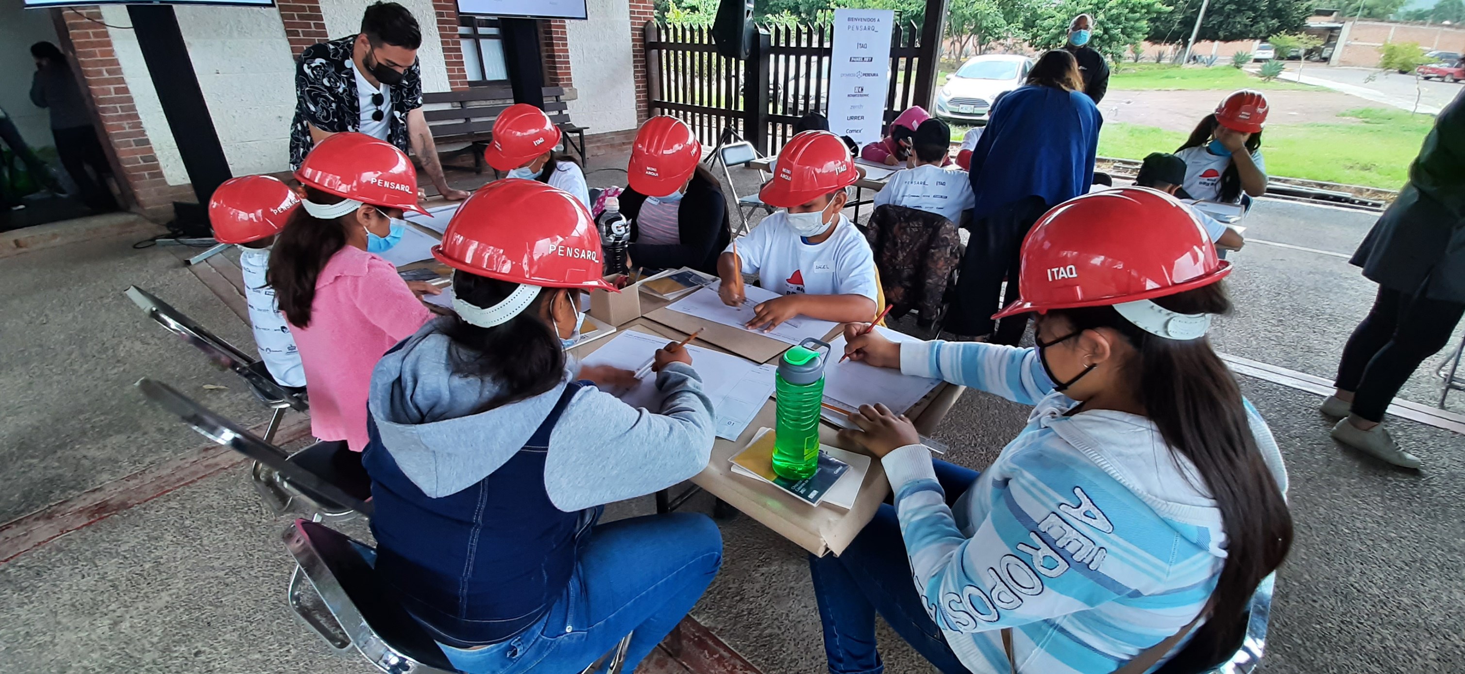 Evento “Mini Arquis” con Pensarq y Panel Rey