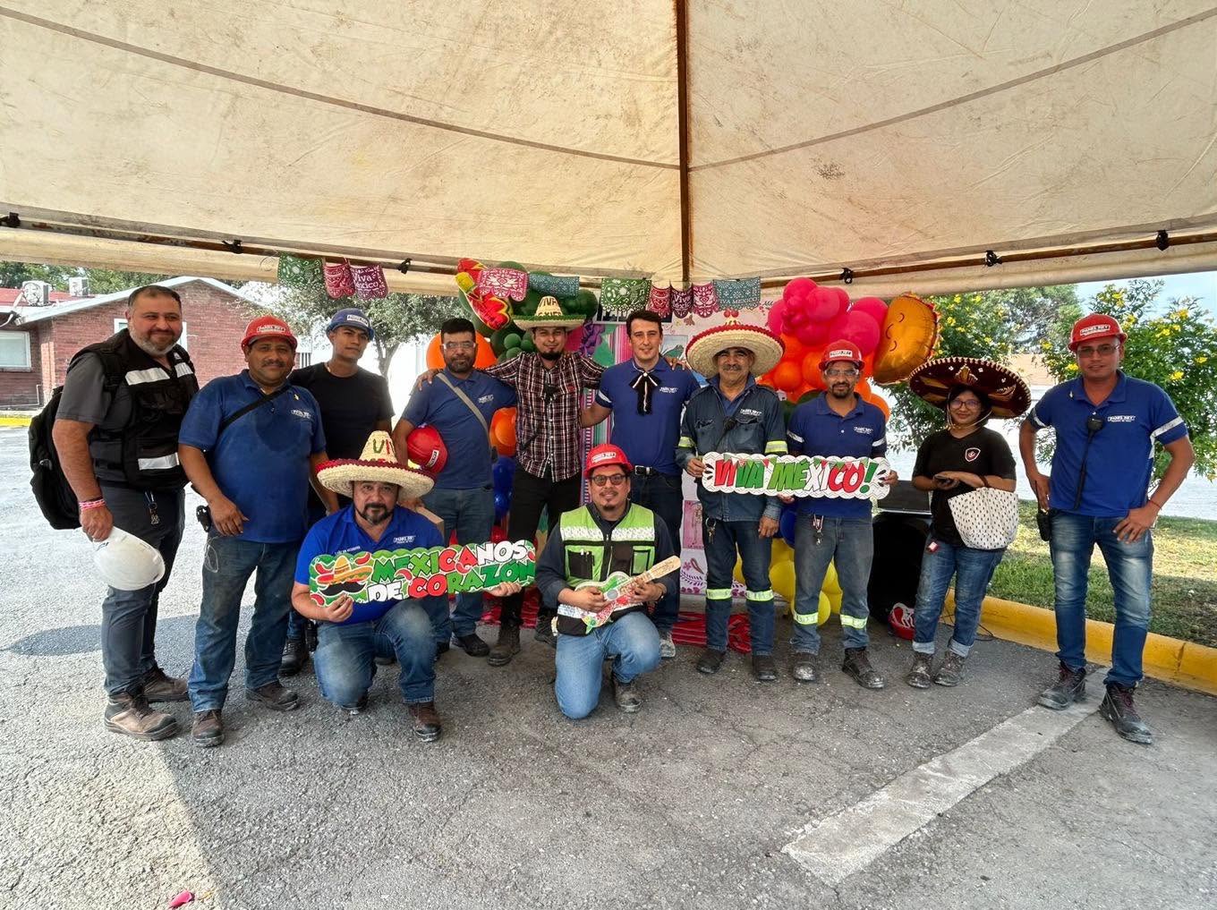 Arranque de festividades patrias en Planta Panel Rey El Carmen