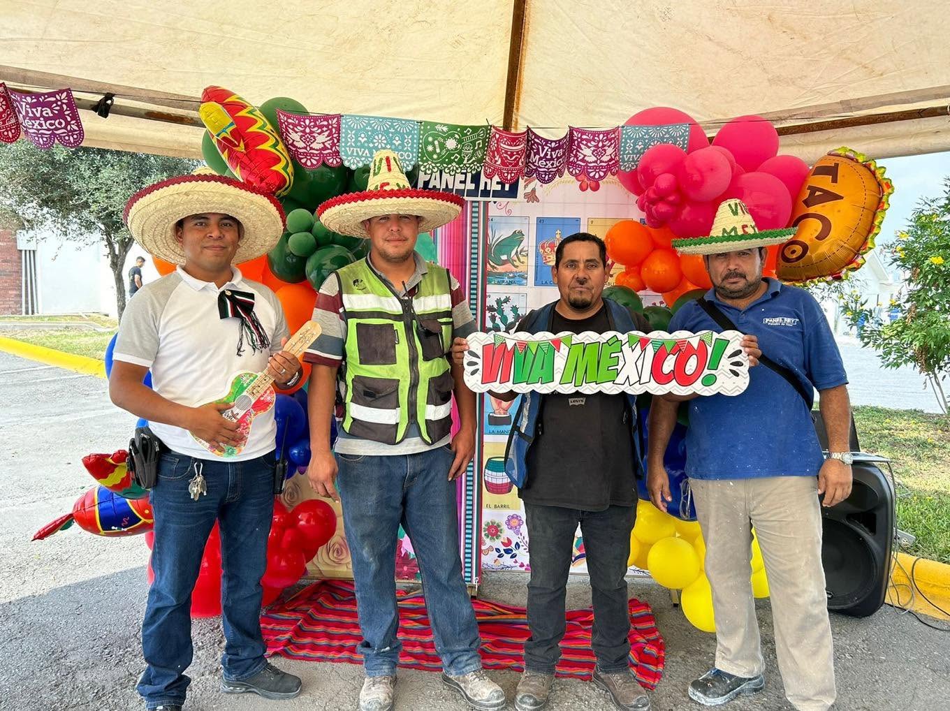 Arranque de festividades patrias en Planta Panel Rey El Carmen