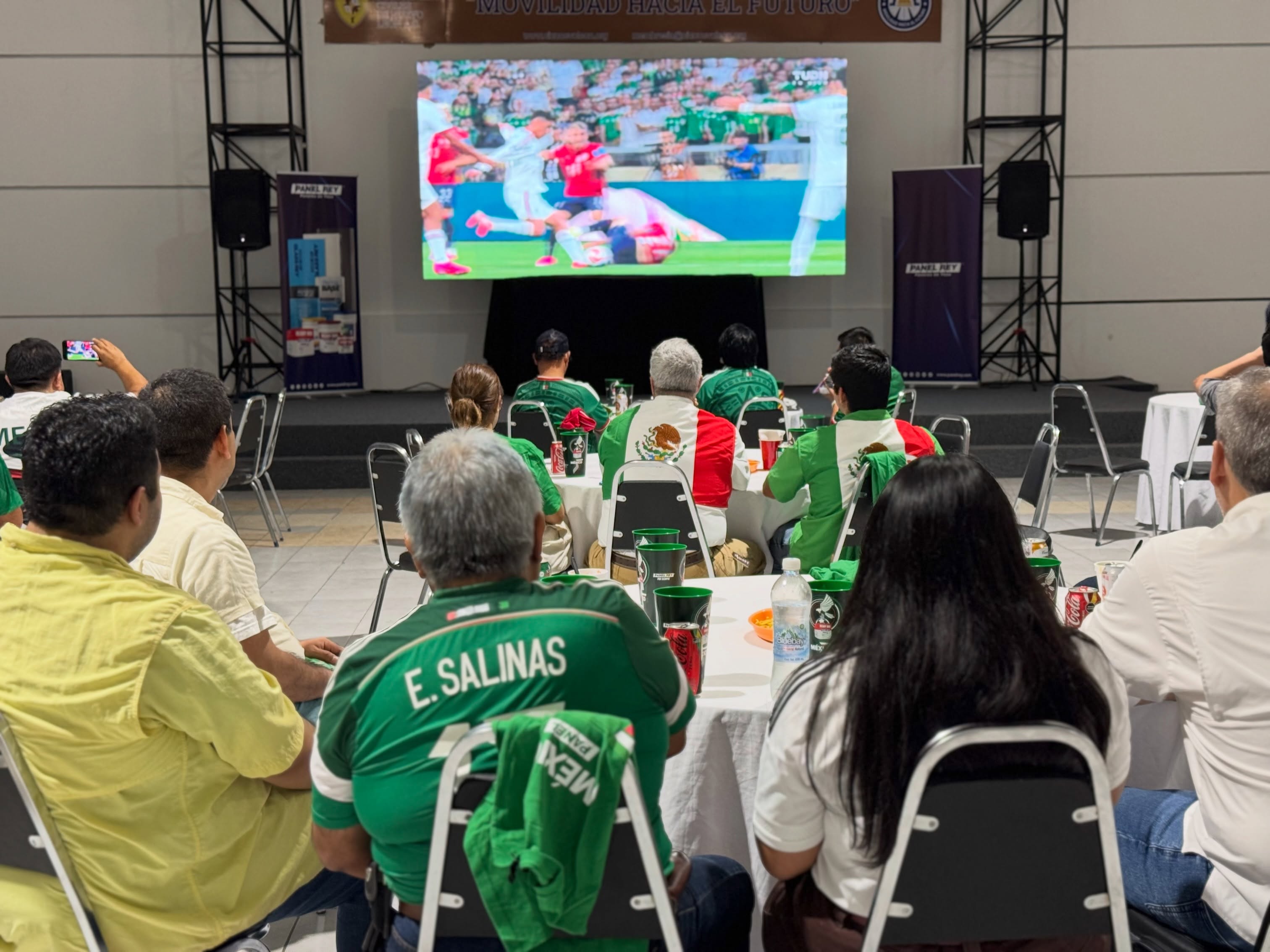 ExperienciaPanelRey Futbol — doble sede simultanea Monterrey + CDMX