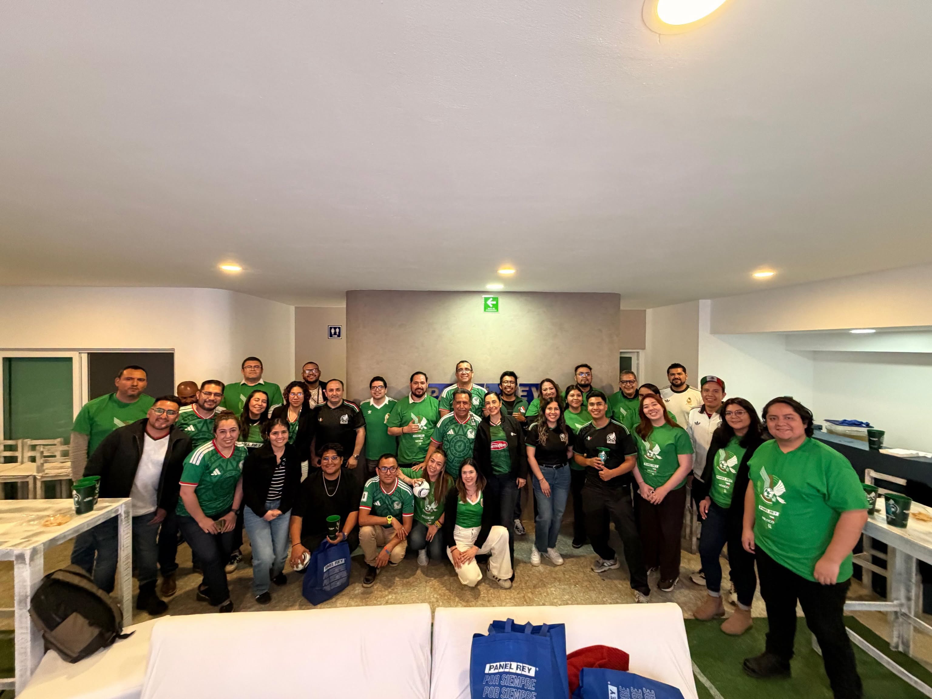 ExperienciaPanelRey Futbol — doble sede simultanea Monterrey + CDMX