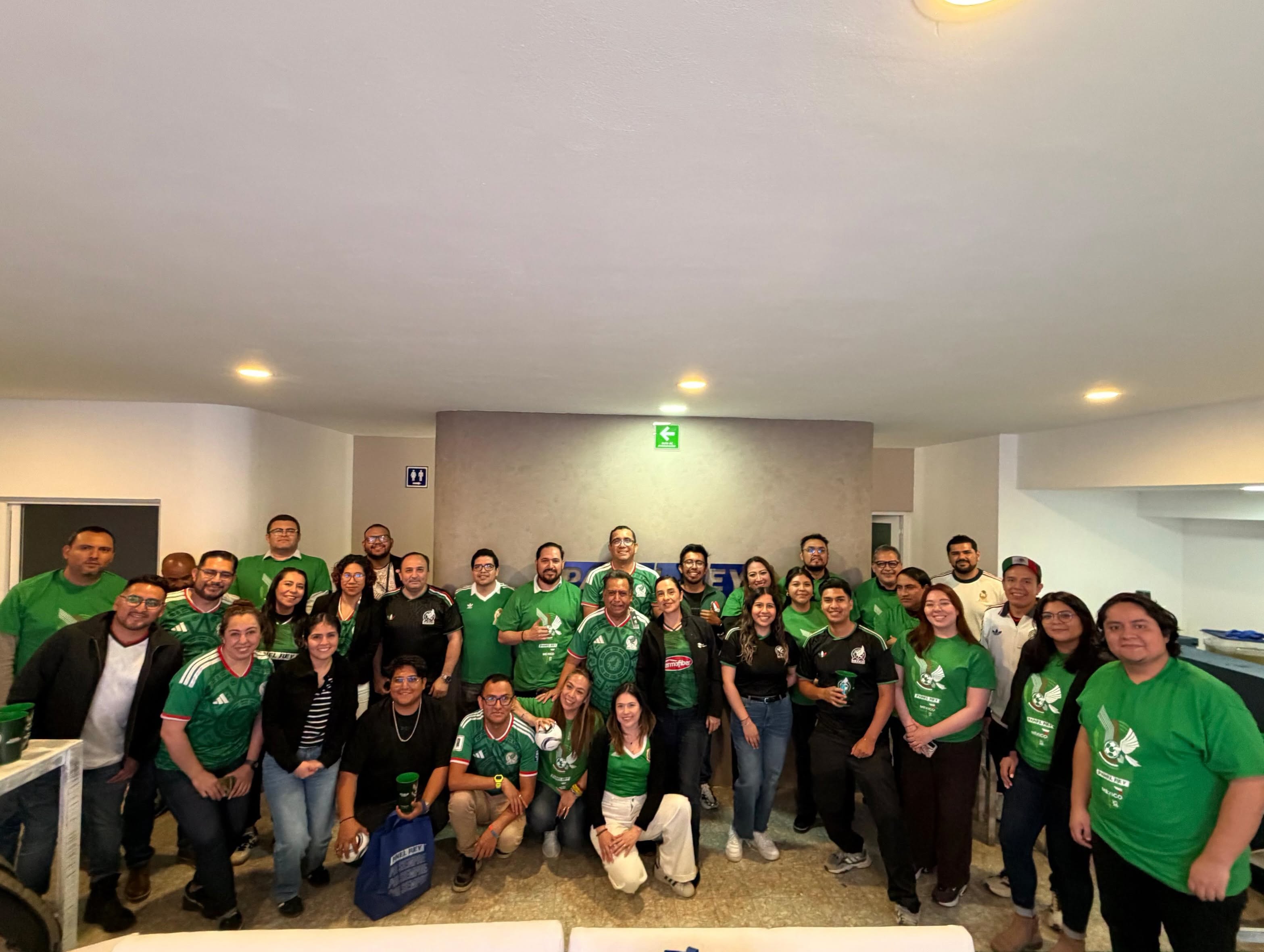 ExperienciaPanelRey Futbol — doble sede simultanea Monterrey + CDMX