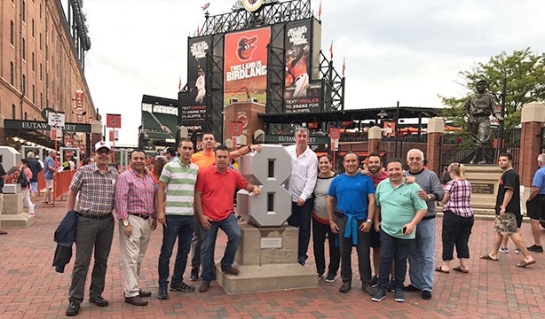 Viaje con Distribuidores a Oficinas Armstrong