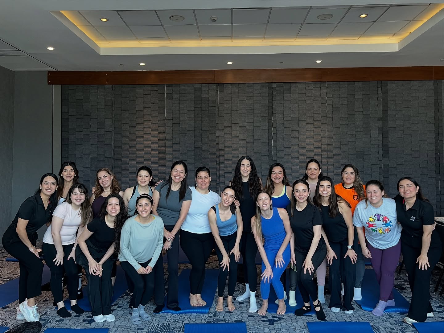 ExperienciaPR: Yoga + Brunch + Capacitacion Acustica Panel Rey para Arquitectas