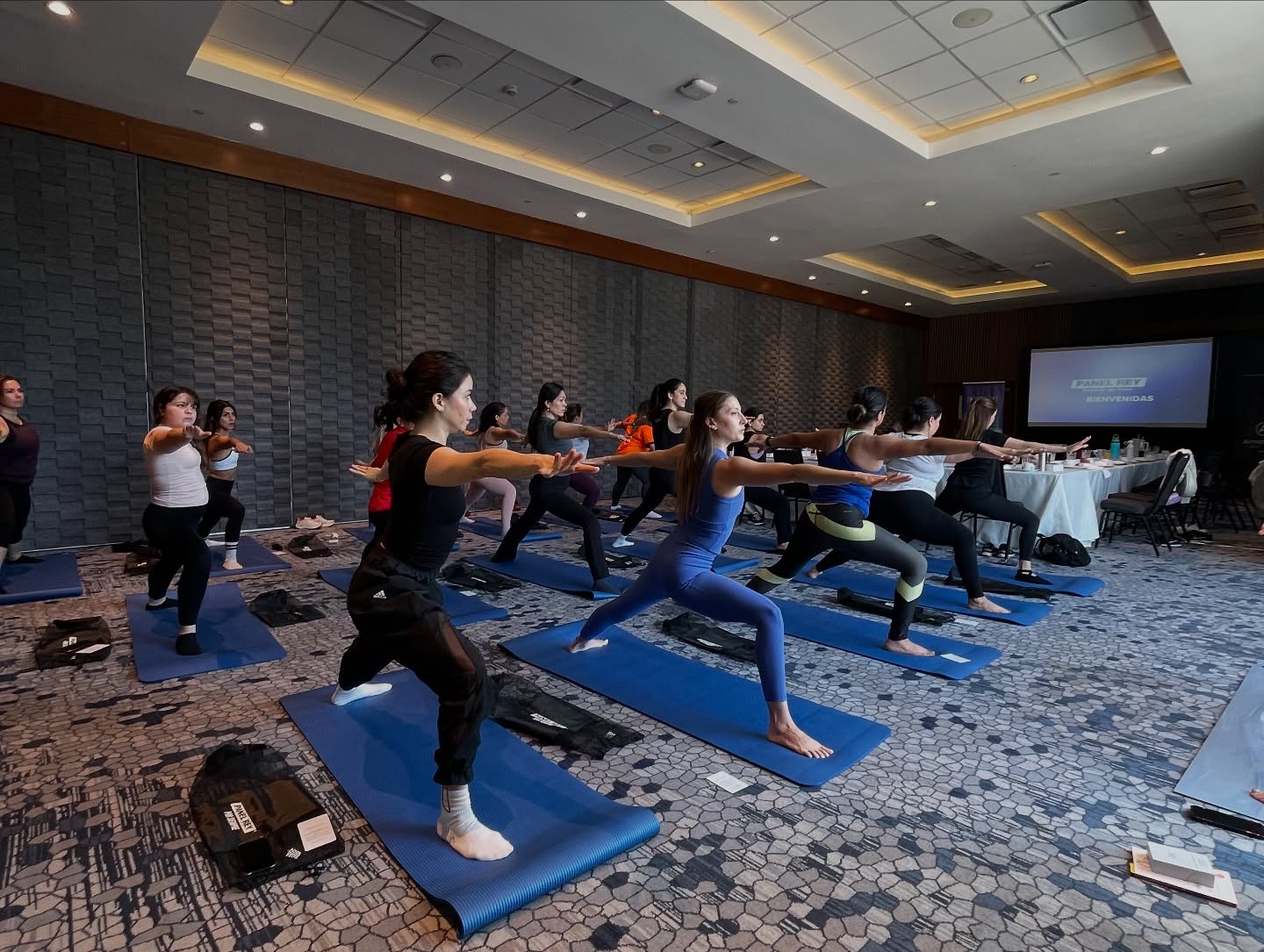 ExperienciaPR: Yoga + Brunch + Capacitacion Acustica Panel Rey para Arquitectas