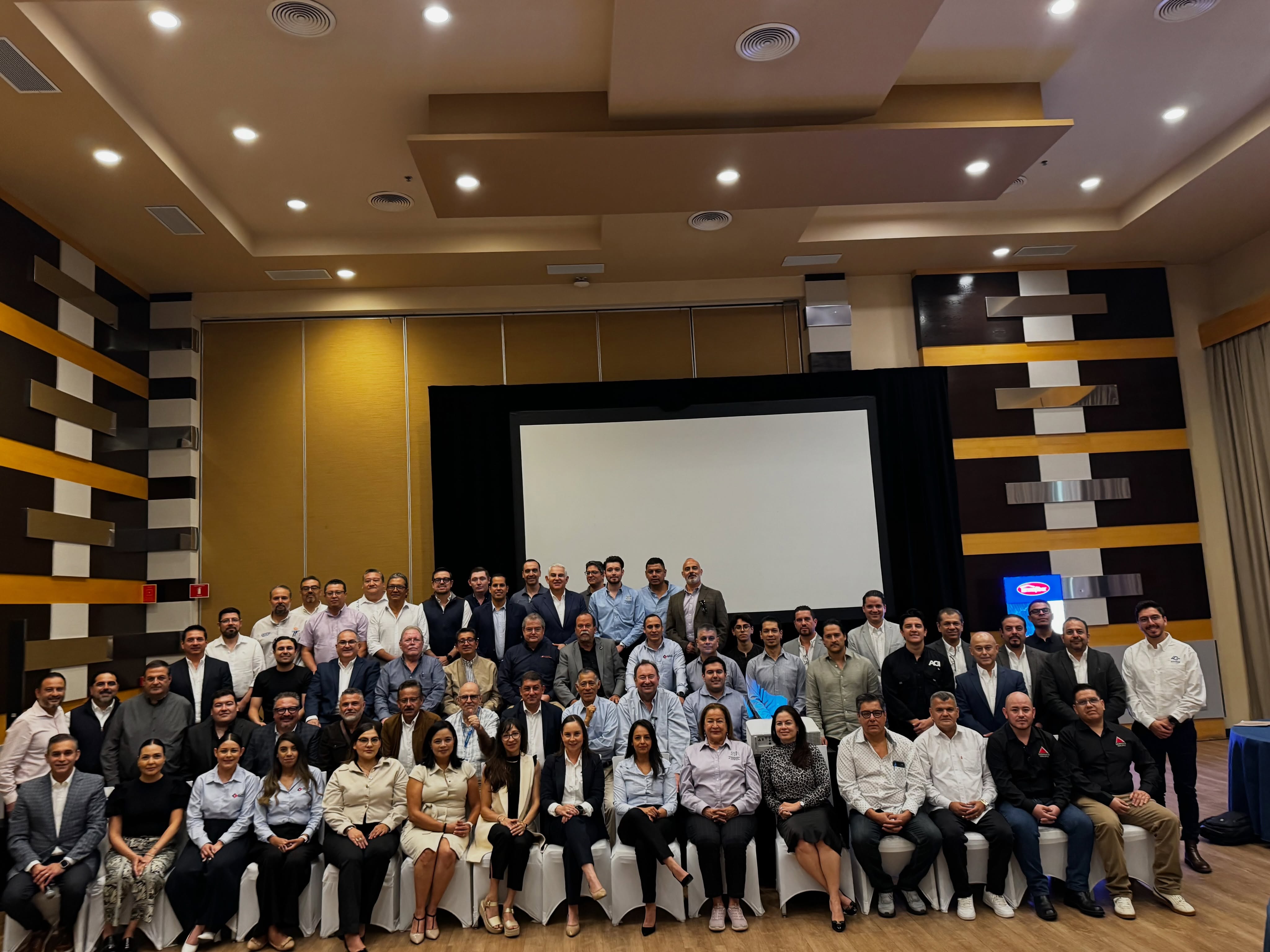 Panel Rey reunió a socios comerciales de distintas regiones del país