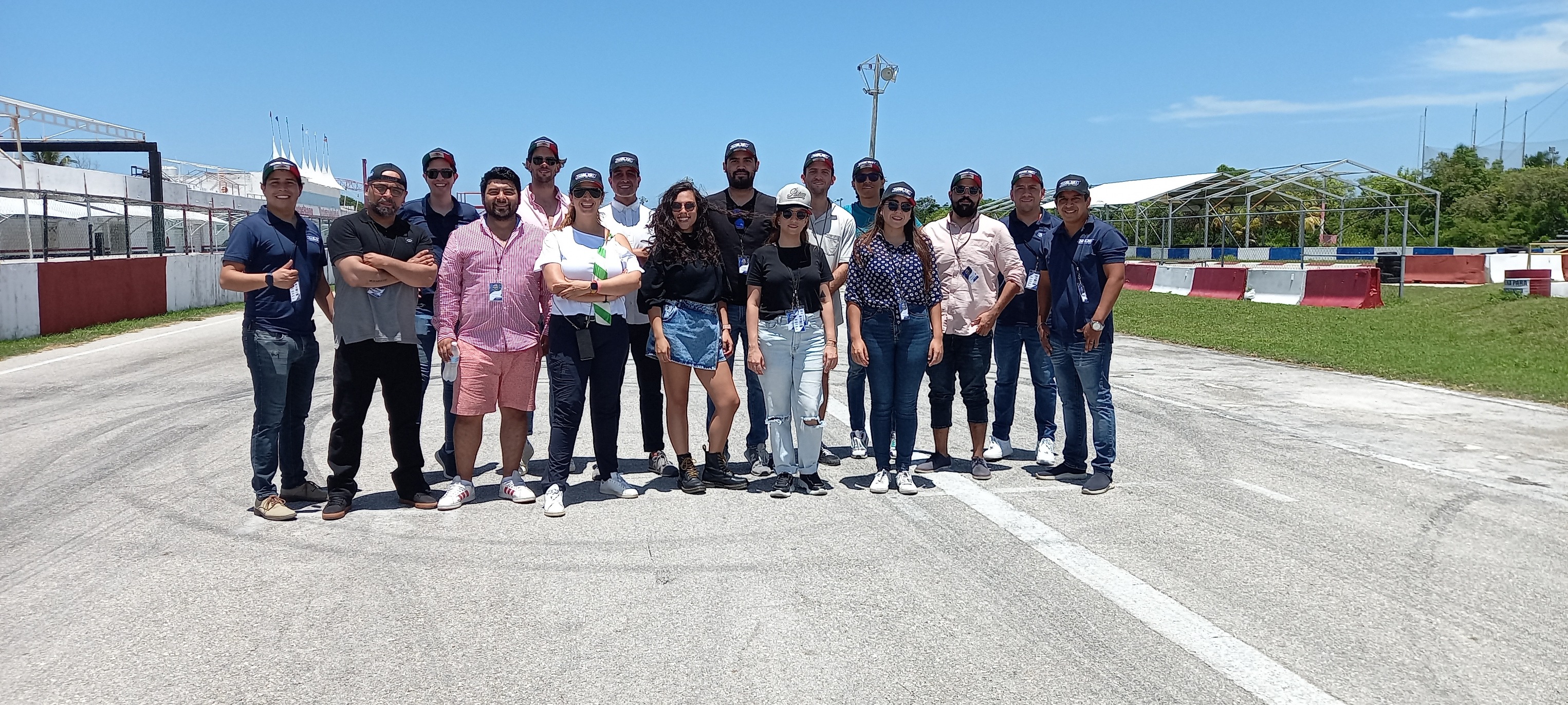 Carrera de GOkarts Panel Rey 2022 en Cancún, México. 