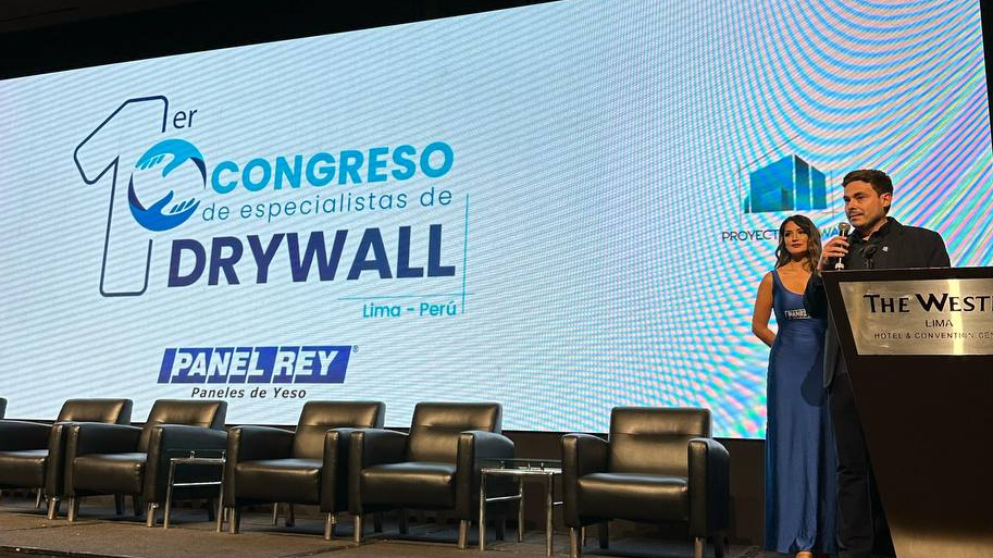 ¡Panel Rey hace historia en el 1er Congreso de Especialistas Drywall en Lima, Perú!