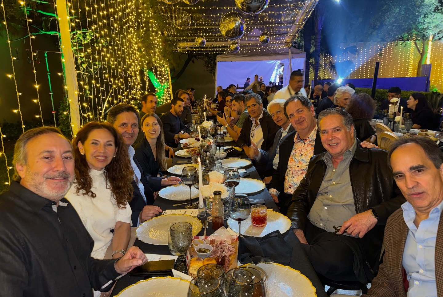 Décimo Aniversario — Cena entre Arquitectos Panel Rey 2025