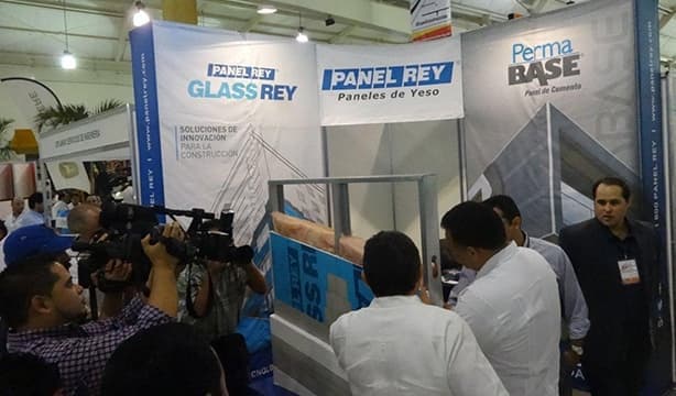 Panel Rey en Expo Construcción Yucatán 2015