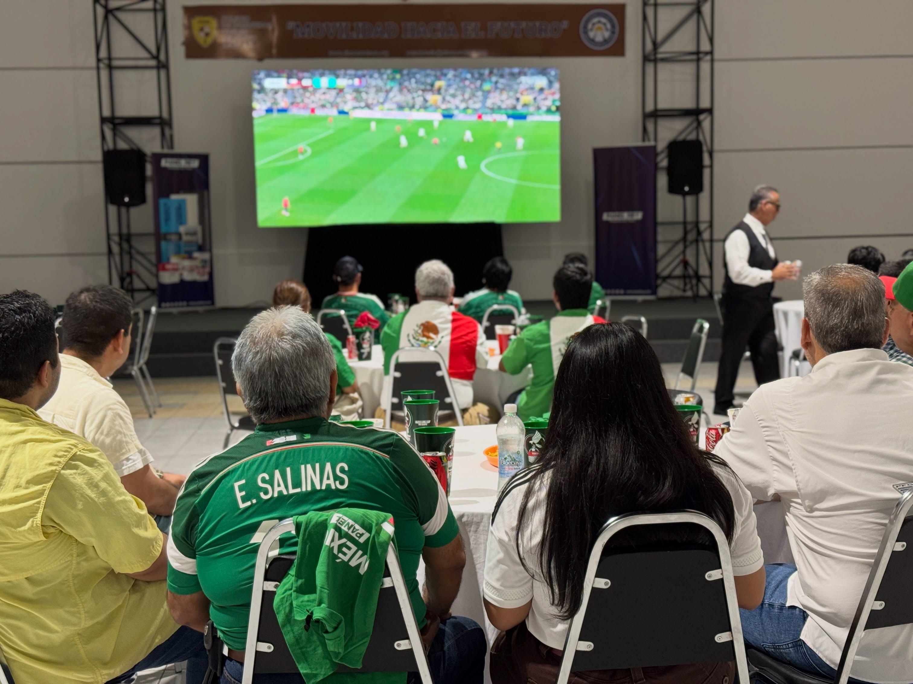 ExperienciaPanelRey Futbol — doble sede simultanea Monterrey + CDMX